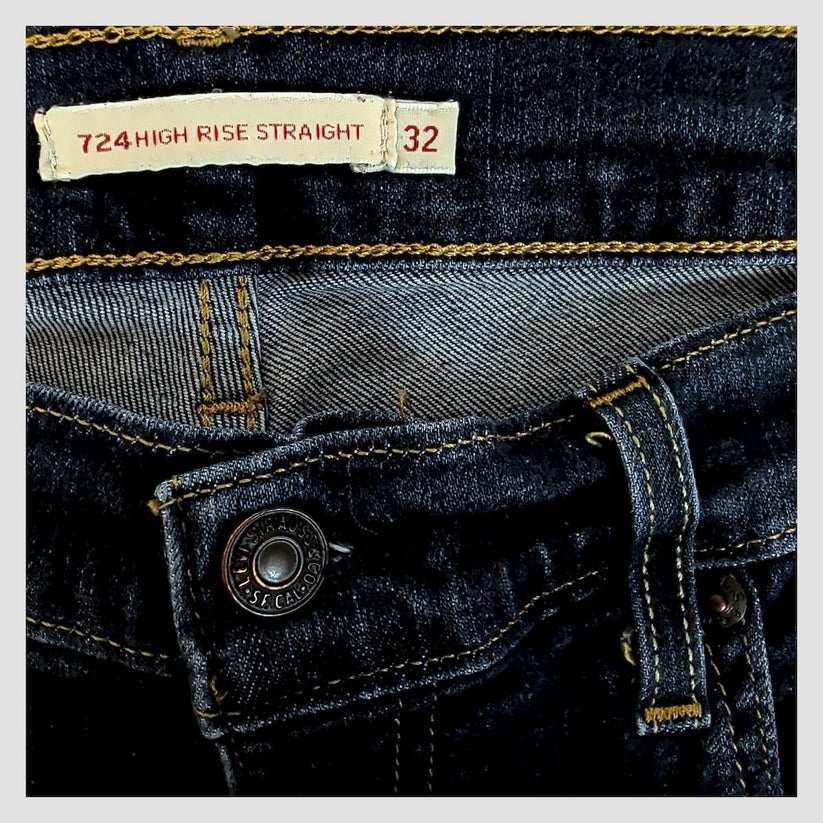 Levi's 724 High Rise Straight Jeans W32 L30 Dark Blue 26in Leg – Jeans product photo 8 | RewearableUK