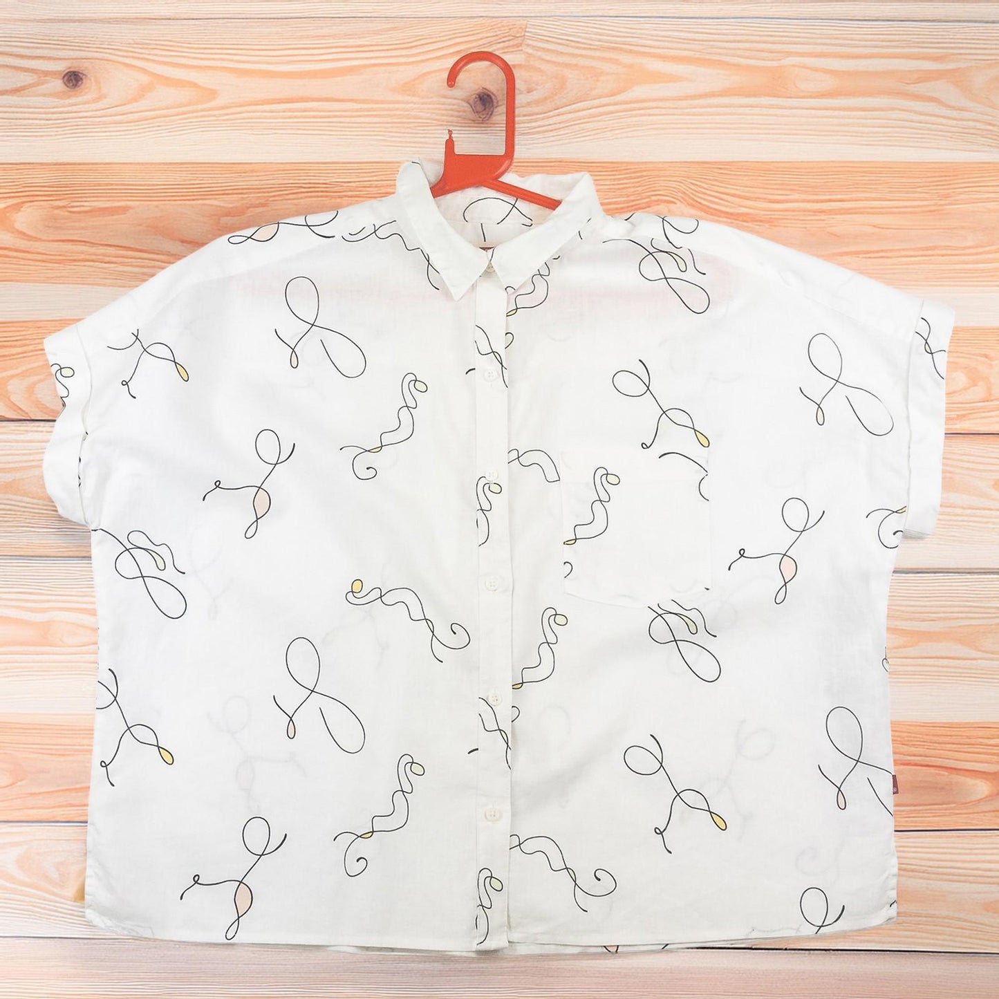 Levi's Women's Shirt Size M White Abstract Print Linen Blend Short Sleeve Top by Levi's – | RewearableUK