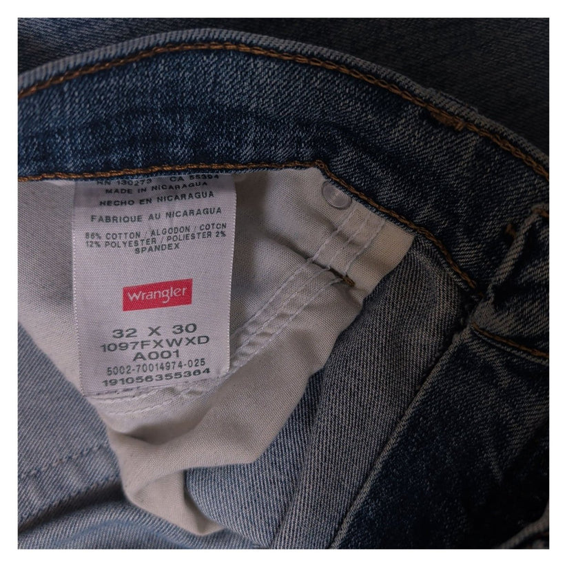 Wrangler Men's Jeans W32 L30 Light Blue Faded Straight Leg Stretch Denim – product photo 5 | RewearableUK