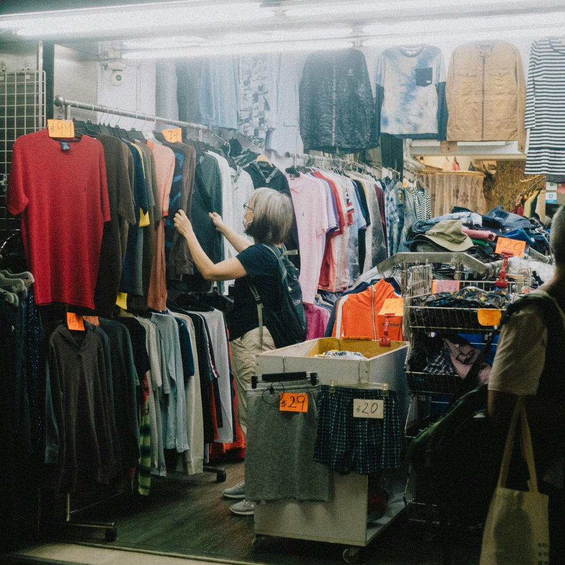 Comparing DKNY Light Blue Jeans and Dickies Trousers: UK Workwear Meets Sustainable Style - RewearableUK