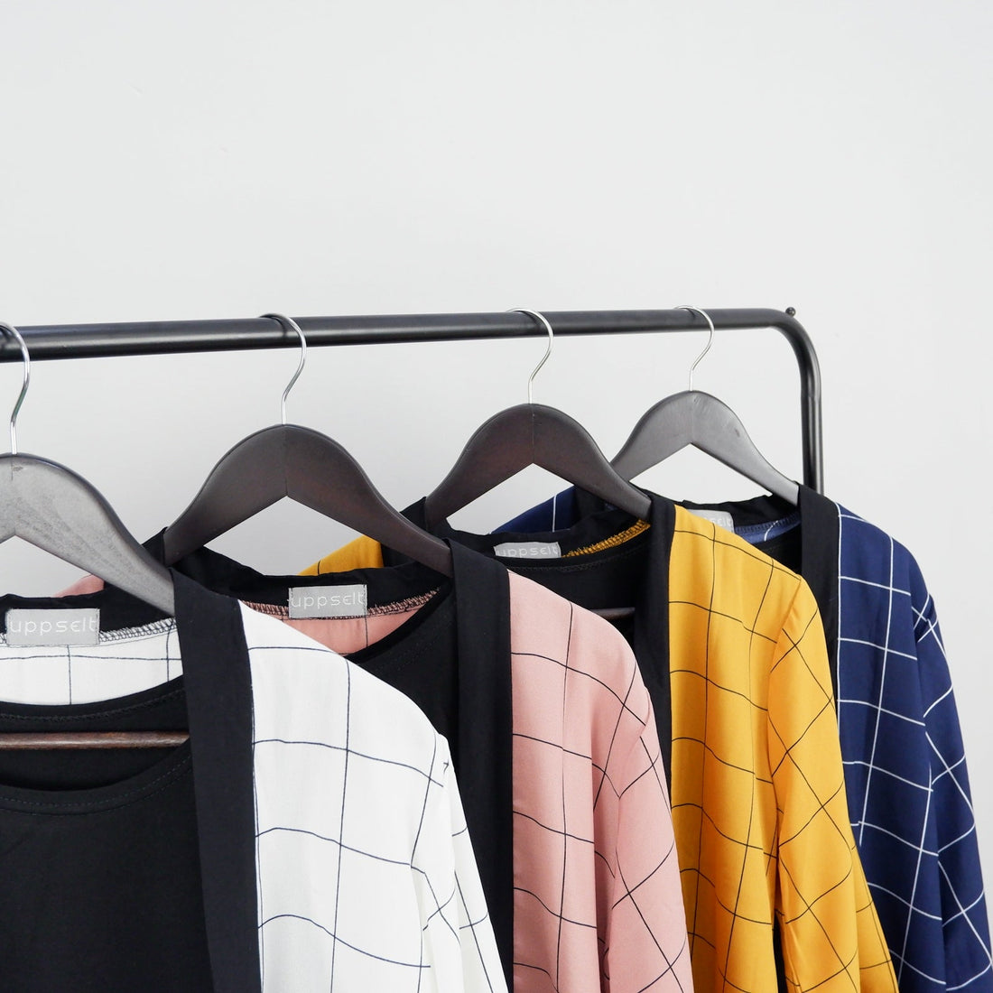 Sustainable Fashion Trends: How Tommy Jeans Sylvia Super Skinny Fits into the UK Vintage Clothing Scene - RewearableUK