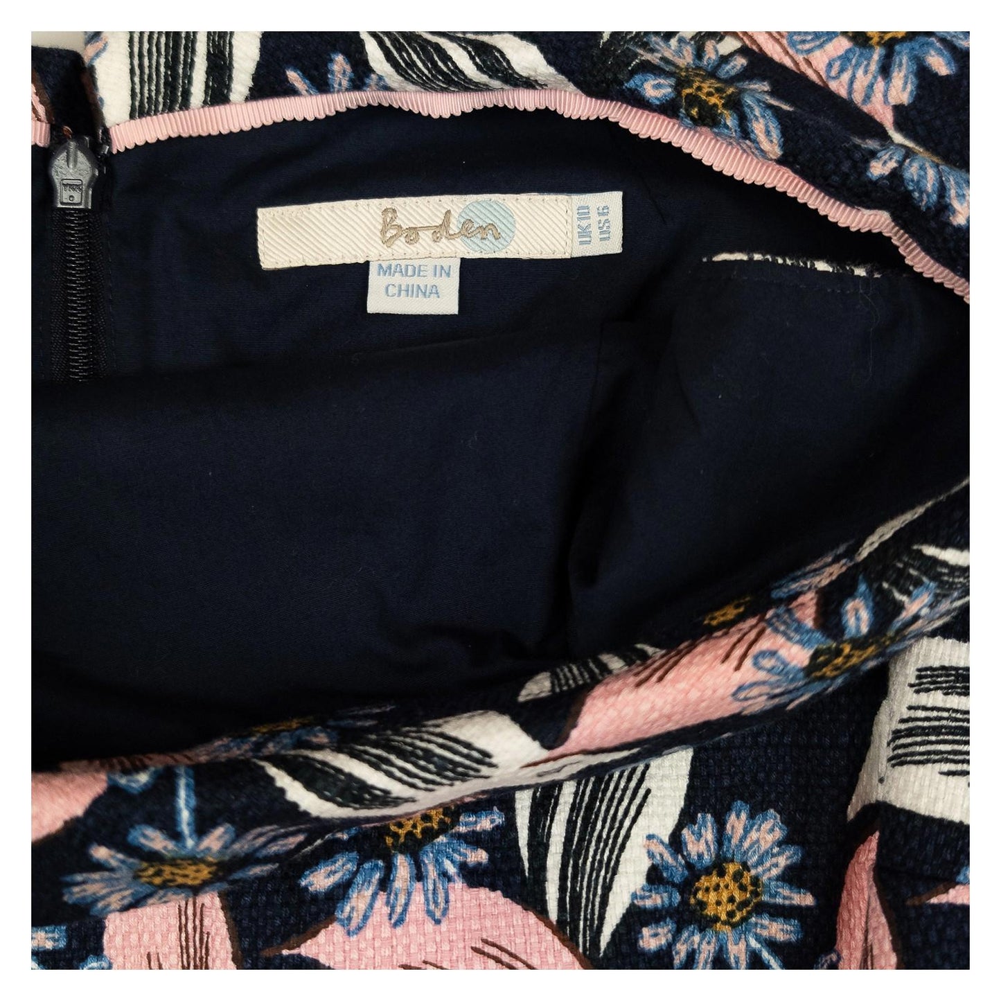 Boden Woman Floral Shell Top Size UK 10 Navy Cotton Blend Sleeveless Textured by Boden – | RewearableUK