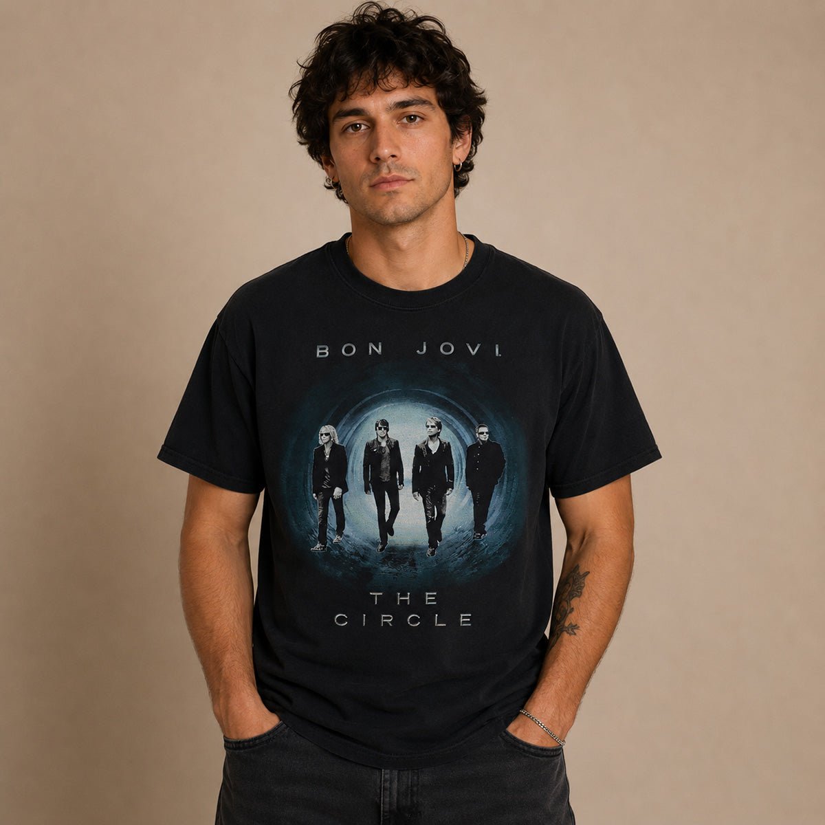 Bon Jovi The Circle Tour 2010 T-Shirt S Black Double-Sided – Music T-Shirt product photo 1 | RewearableUK