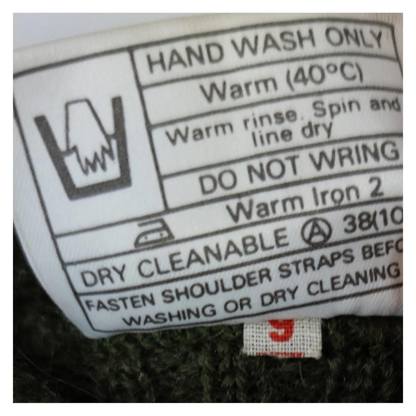 British Army Commando Sweater Woolly Pully Olive Green Medium 100cm Grade 1 by OTHER – | RewearableUK