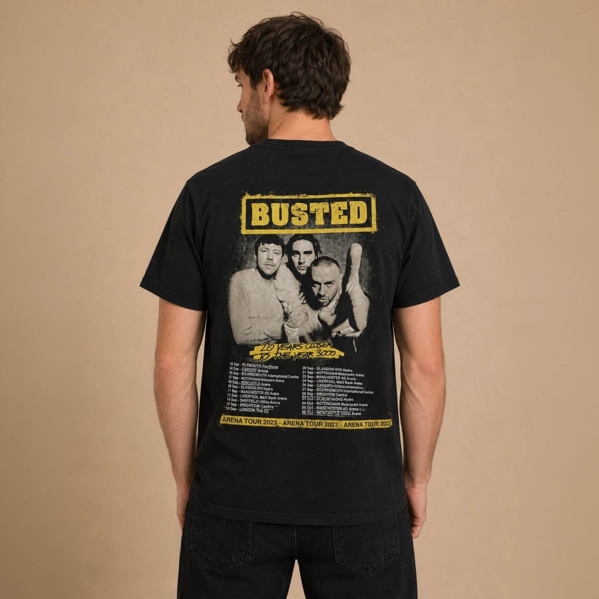Busted 20 Years Closer 2023 Arena Tour T-Shirt 2XL Black Gildan – Music T-Shirt product photo 2 | RewearableUK