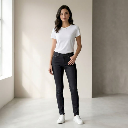 Calvin Klein Women's Slim Fit Jeans Dark Blue W29 L32 by Calvin Klein – JEANS | RewearableUK
