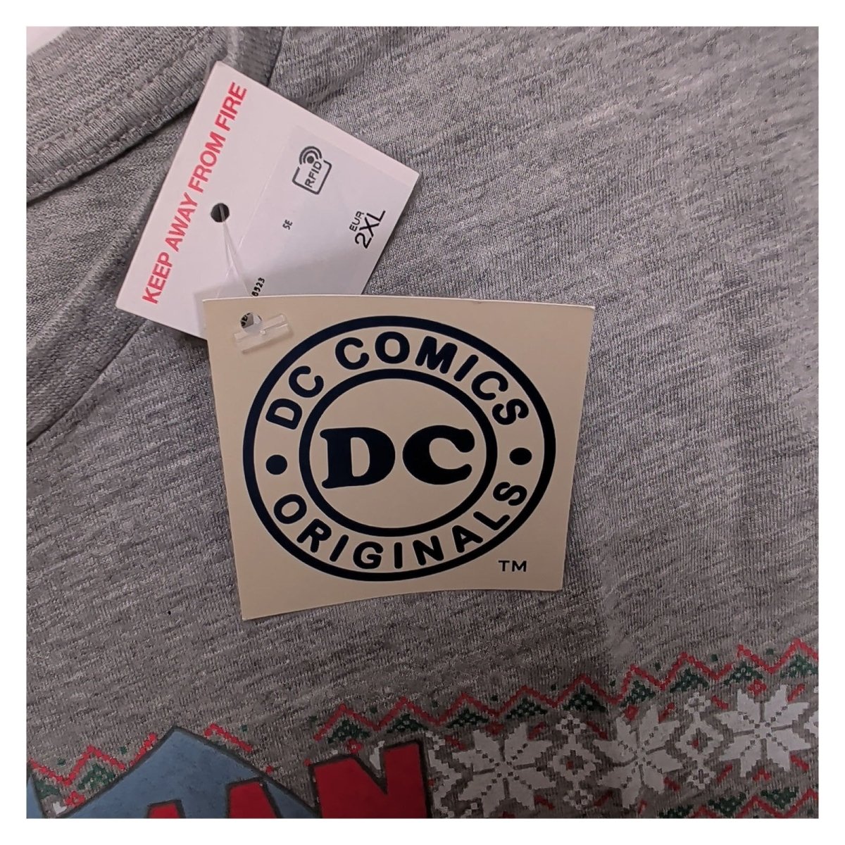 DC Comics Men's Batman Grey Santa Graphic T-Shirt 2XL Cotton Blend – product photo 9 | RewearableUK