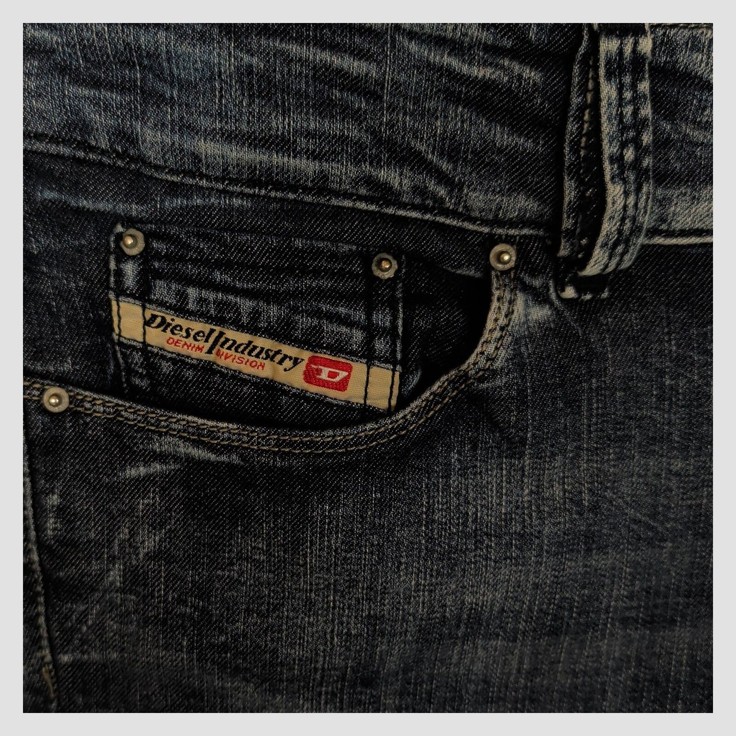 Diesel The Brave Women’s Blue Bootcut Flare Jeans W32 Made In Italy by DIESEL – JEANS | RewearableUK