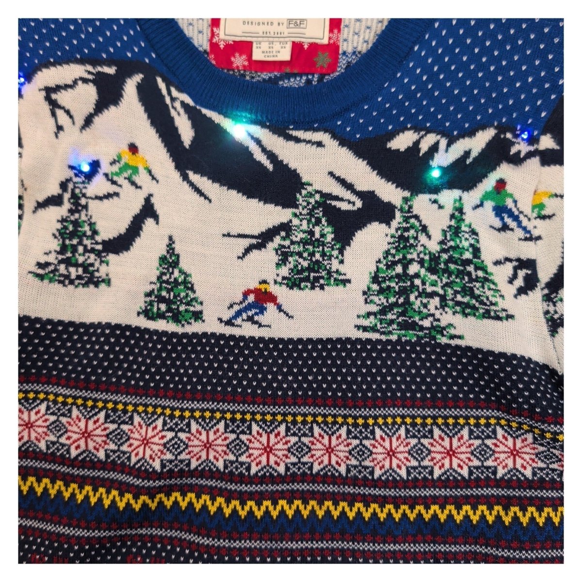 F&F Men's Light Up Christmas Jumper XS Navy Ski Fair Isle LED Xmas – product photo 4 | RewearableUK