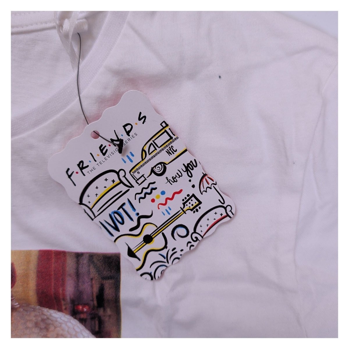 Friends Women's T-Shirt Size 18 White Holiday Armadillo Graphic 100% Cotton – product photo 8 | RewearableUK
