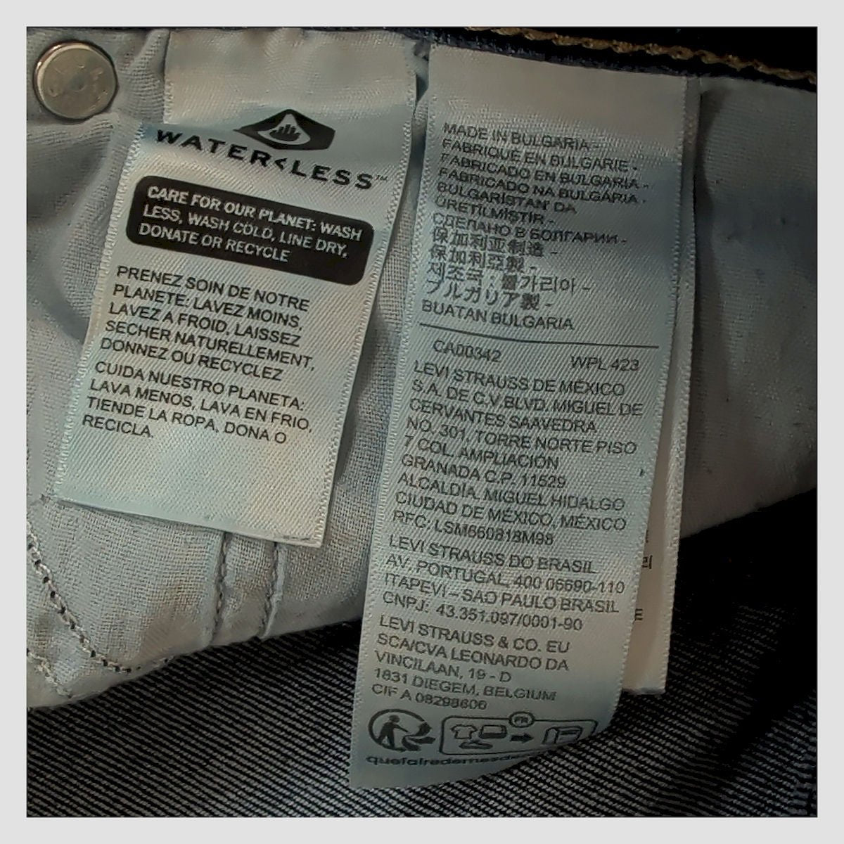 Levi's 724 High Rise Straight Jeans W32 L30 Dark Blue 26in Leg – Jeans product photo 10 | RewearableUK