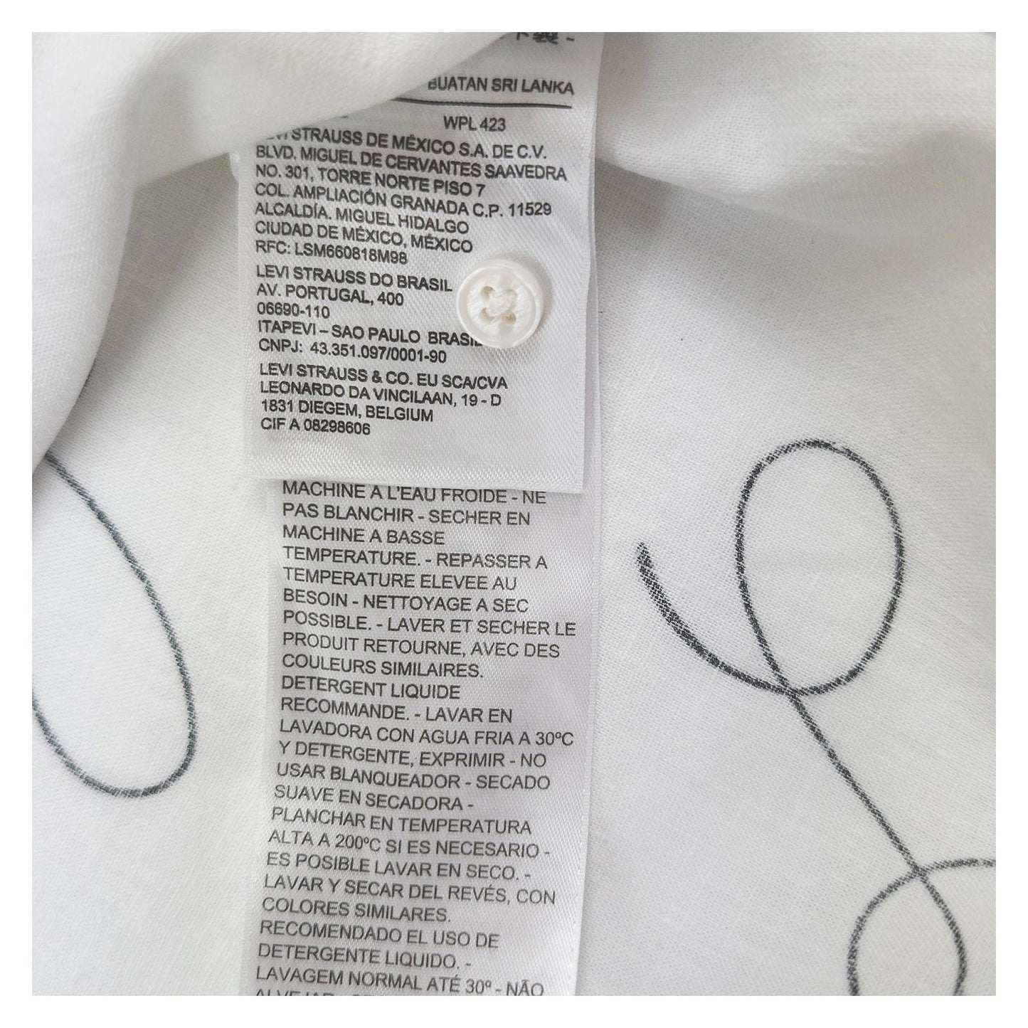 Levi's Women's Shirt Size M White Abstract Print Linen Blend Short Sleeve Top by Levi's – | RewearableUK