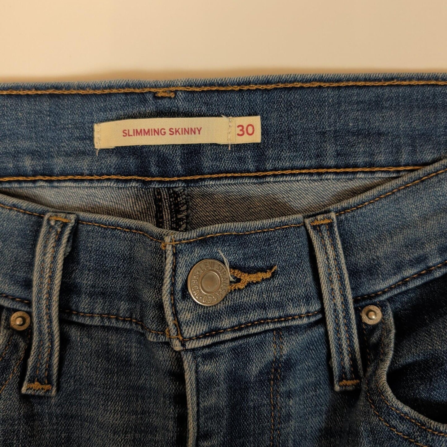 Levi’s Womens Slimming Skinny Jeans W30 L32 Blue Stretch Denim by Levi's – | RewearableUK