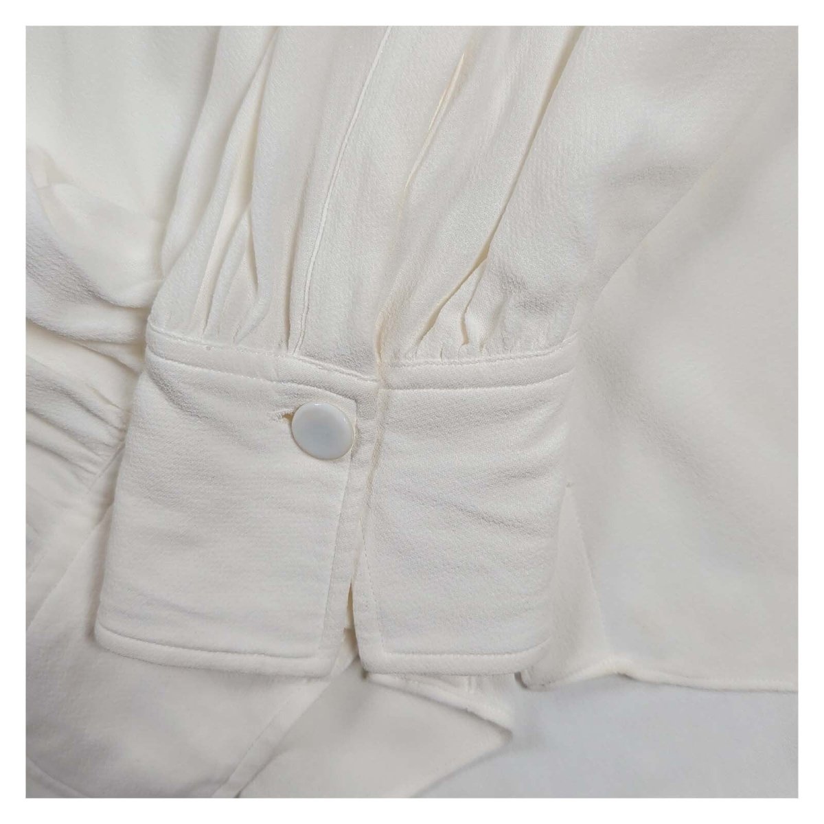 Massimo Dutti Ivory Gathered Sleeve Blouse – UK 14 – product photo 3 | RewearableUK