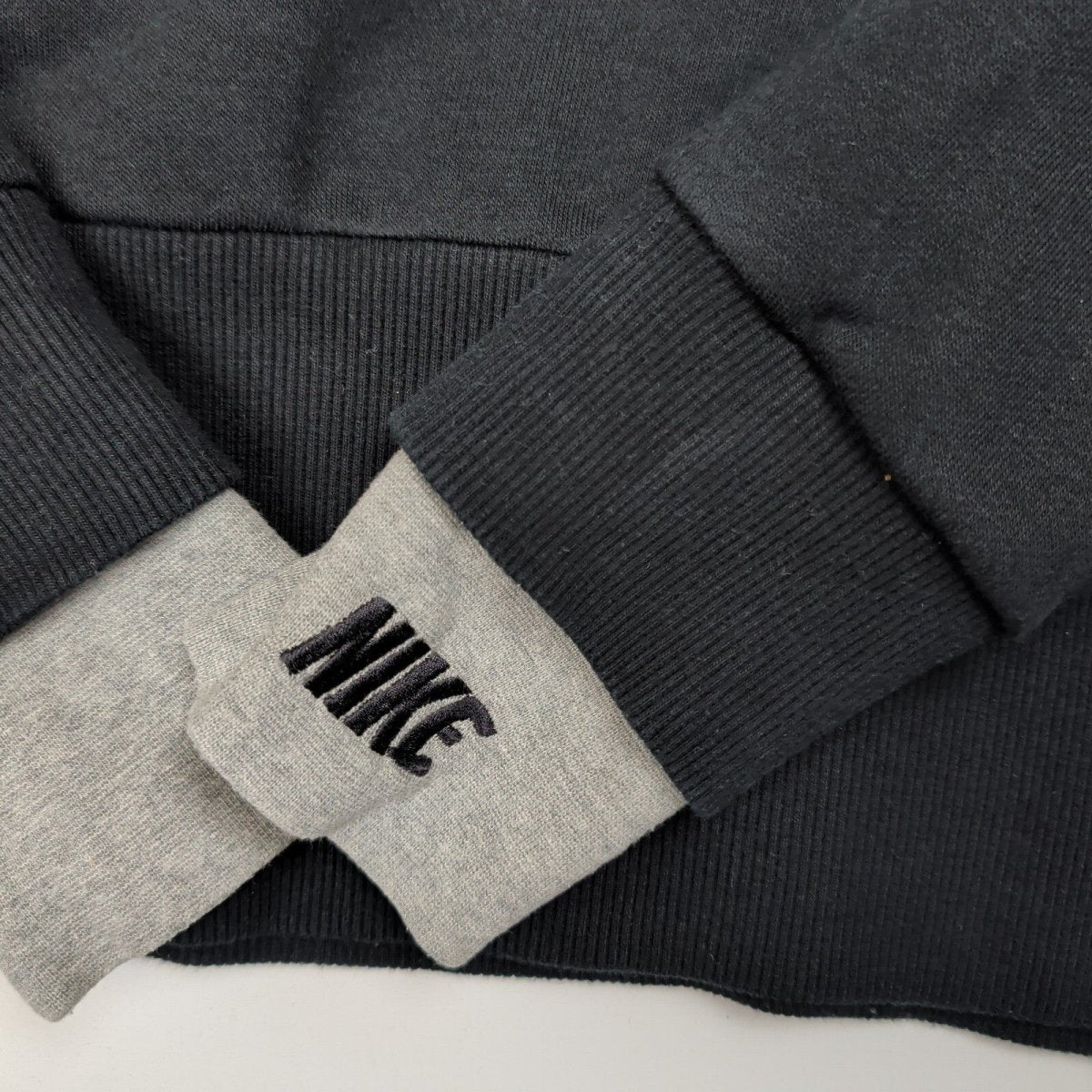 Nike Women's Cropped Hoodie L Black Grey – product photo 2 | RewearableUK
