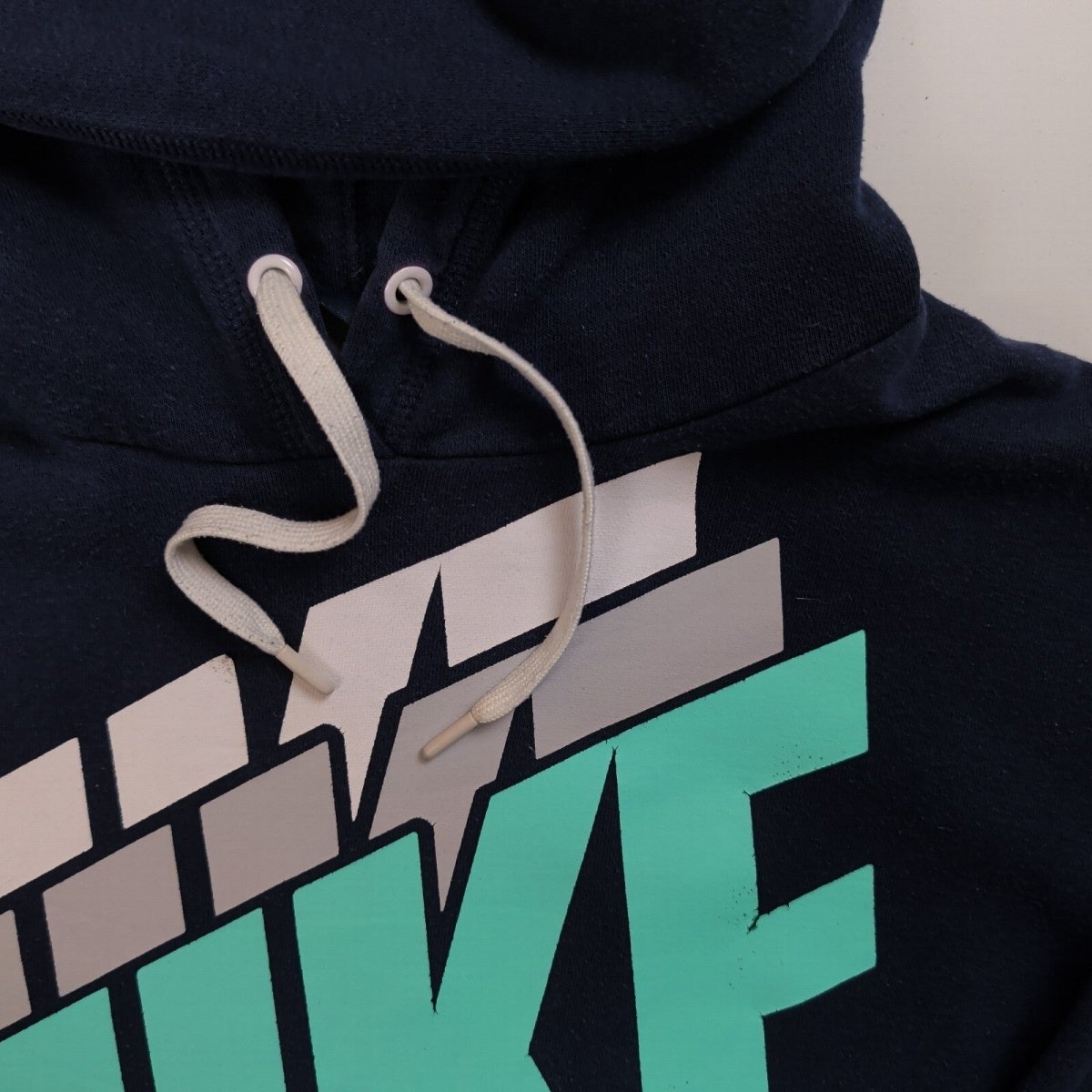 Nike Graphic Hoodie XL Navy – product photo 3 | RewearableUK
