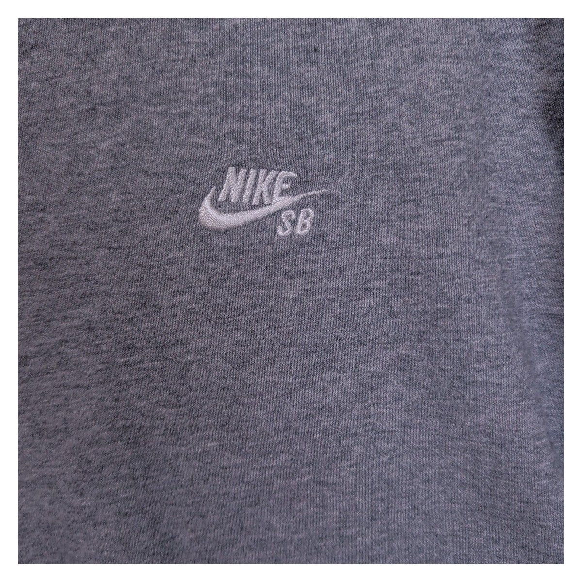 Nike Mens Sweatshirt Large Grey Embroidered Logo 80% Cotton 20% Polyester – product photo 3 | RewearableUK