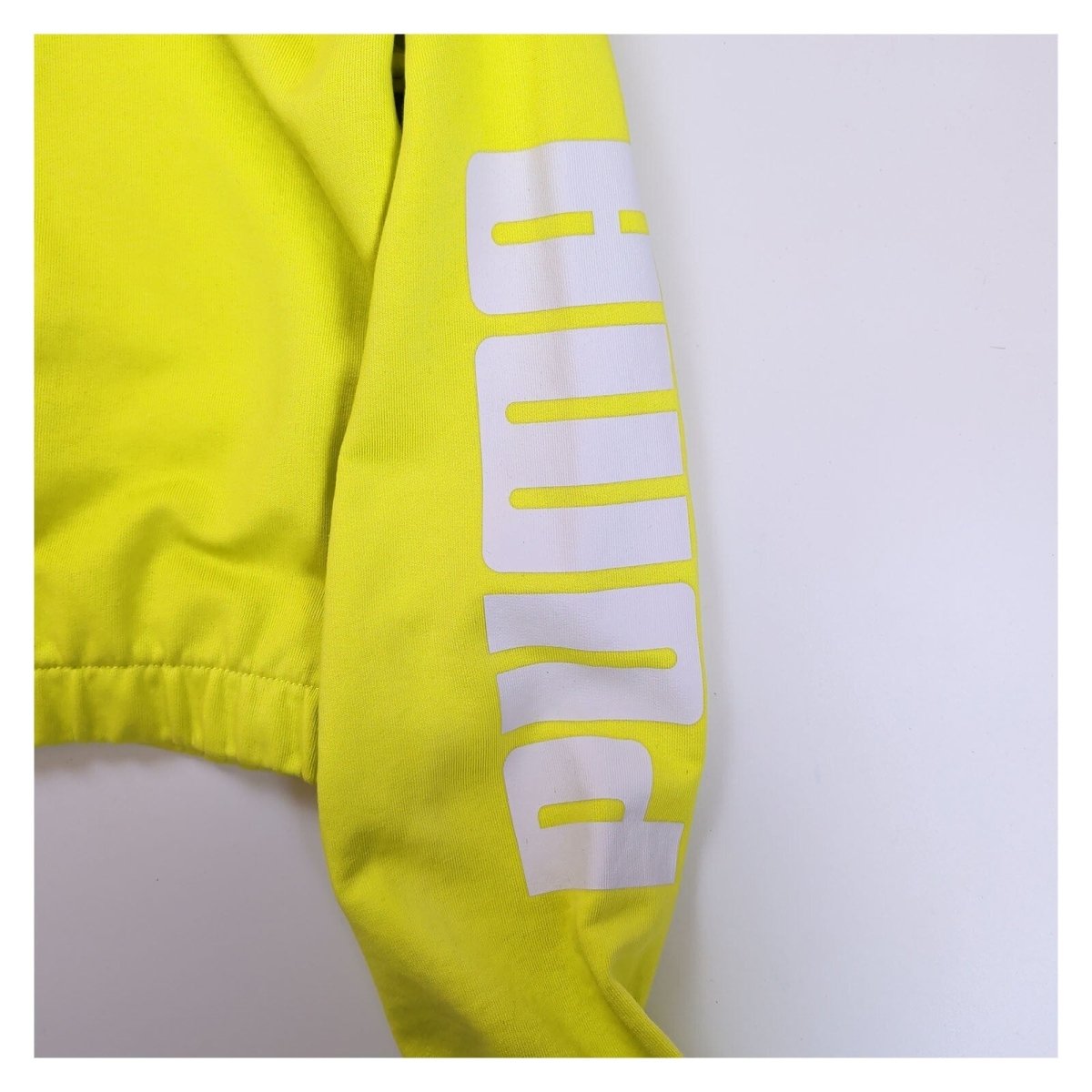Puma Women's Cropped Sweatshirt XS Yellow Logo Printed Cotton Blend – product photo 4 | RewearableUK
