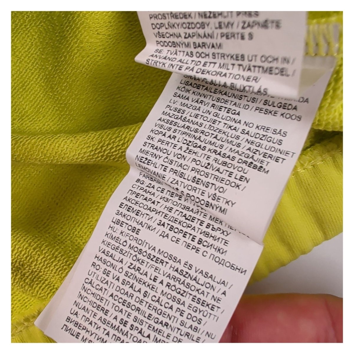 Puma Women's Cropped Sweatshirt XS Yellow Logo Printed Cotton Blend – product photo 6 | RewearableUK