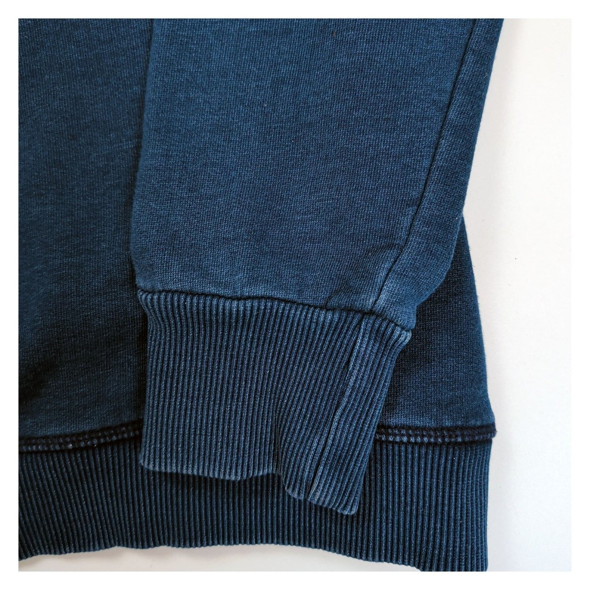 Superdry Mens Sweatshirt Large Indigo Graphic Print – product photo 9 | RewearableUK