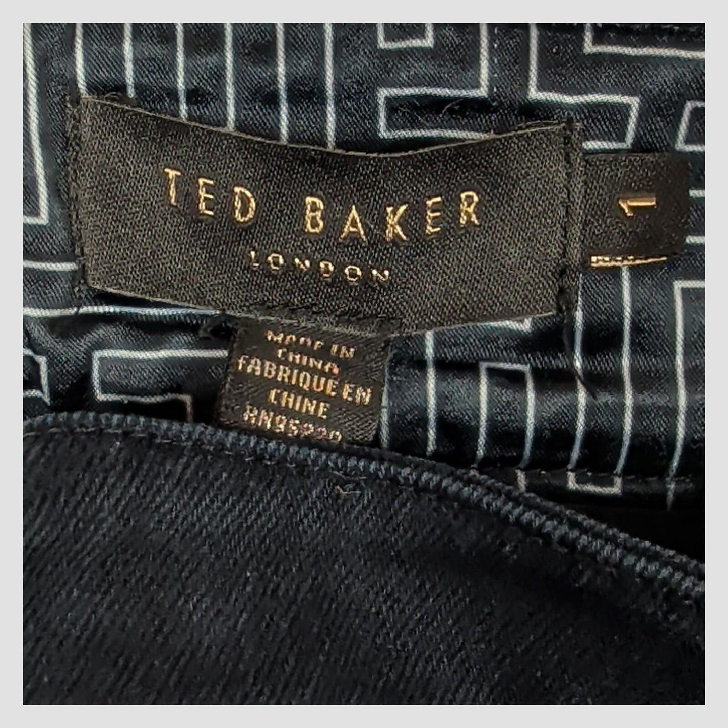 Ted Baker London Womens Black Pleated Cotton Tapered Cropped Trousers Size 1 by Ted Baker – | RewearableUK