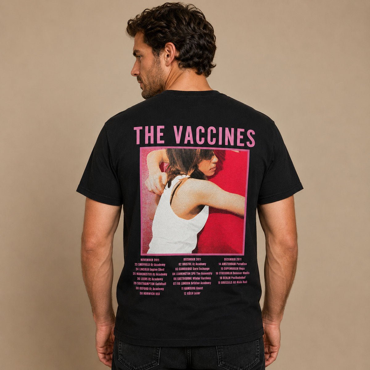 The Vaccines 2011 Tour T-Shirt M Black Fruit of the Loom Indie Rock Tee – Music T-Shirt product photo 2 | RewearableUK