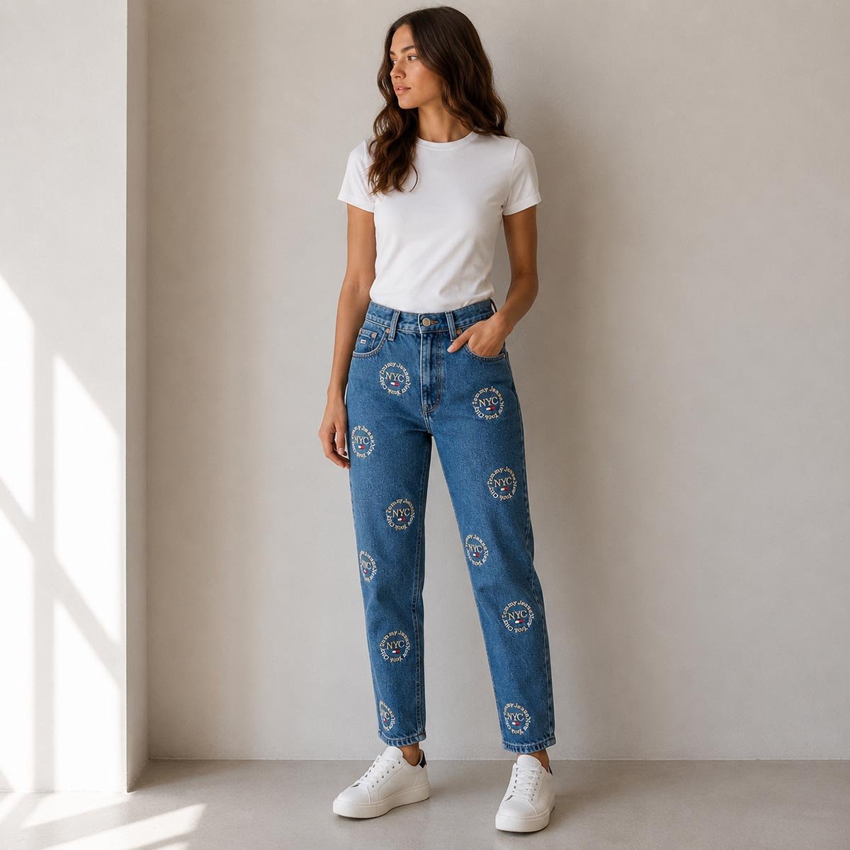 Tommy Jeans Mom Jeans W26 L30 Blue Ultra High Rise Tapered NYC by Tommy Hilfiger – JEANS | RewearableUK