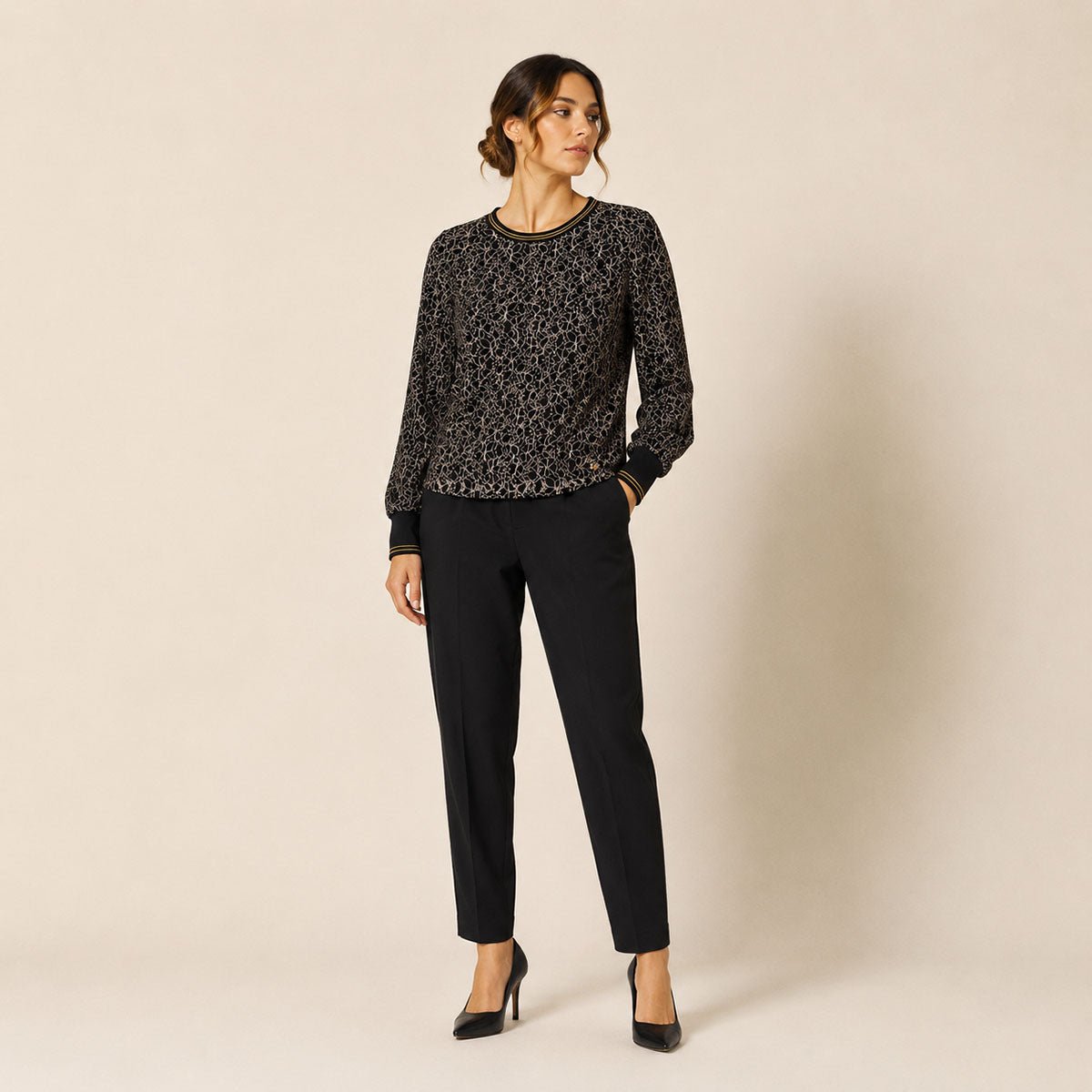 Trussardi Jeans Black Floral Lace Top – Approx M – Top product photo 1 | RewearableUK