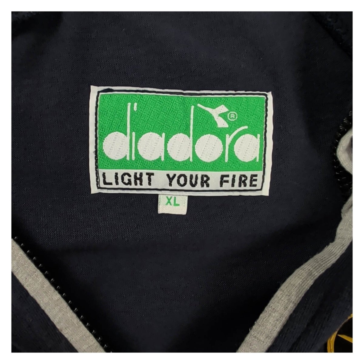 Vintage Diadora Men's Quarter-Zip Sweatshirt XL Navy – Sweater & Hoodie product photo 4 | RewearableUK