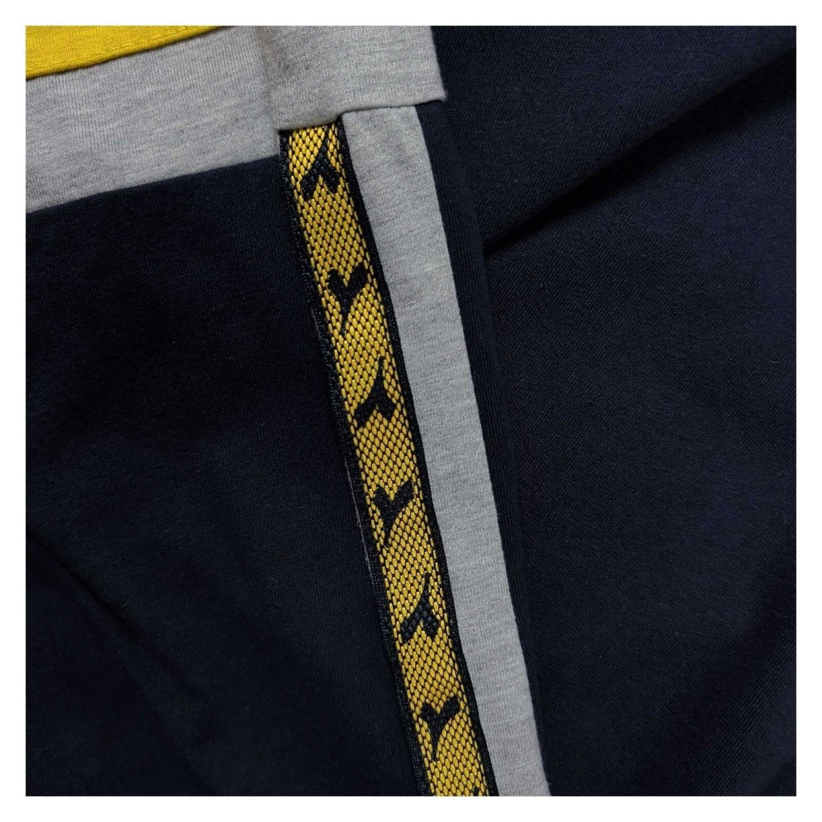 Vintage Diadora Men's Quarter-Zip Sweatshirt XL Navy – Sweater & Hoodie product photo 3 | RewearableUK