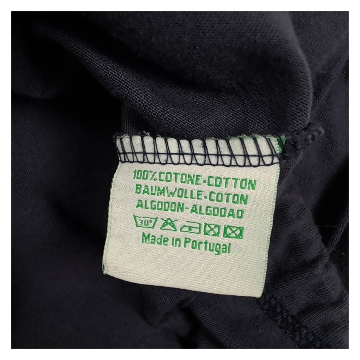 Vintage Diadora Men's Quarter-Zip Sweatshirt XL Navy – Sweater & Hoodie product photo 5 | RewearableUK