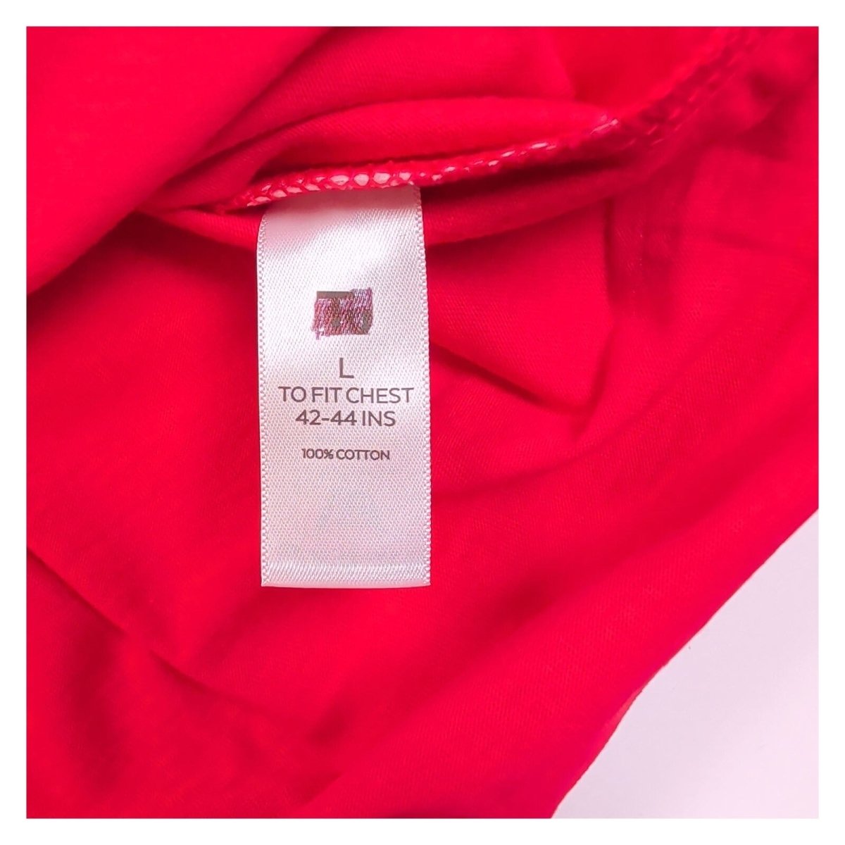 Where's Wally? Unisex T-Shirt large Red Merry Christmas Graphic – product photo 8 | RewearableUK